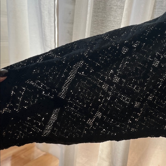 GAP Elegant Black Lace Shirt - Picture 2 of 4